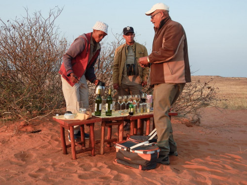 Sundowner in der Kalahari