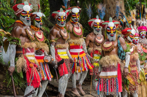 Die farbenprächtige Kleidung beim SingSing