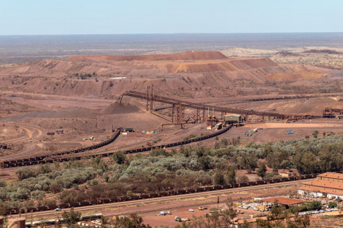 Verladestation der 2 - 3 km langen Erzzüge