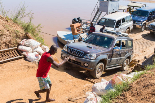Zentimeterarbeit an der Fähre