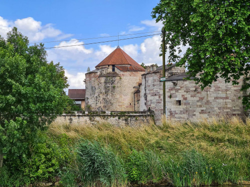 Die Burg von Auxonne