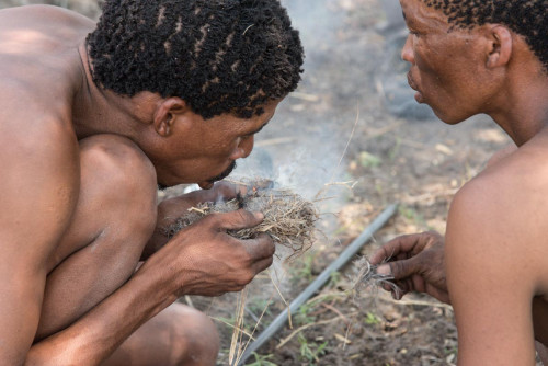 Feuermachen beim "bushmenwalk"
