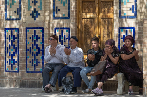 Abdulhalik Mausuleum, im Gebet