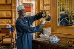 Crowne Plaza Hotel - Omanischer Kaffee