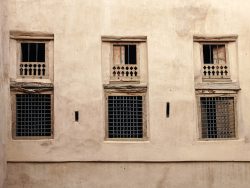 Fort Rustaq, Fenster