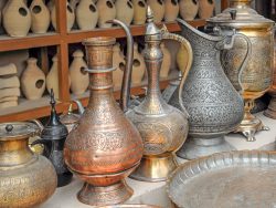 Typische omanische Kaffeekannen