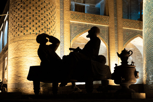 Amin Khan Medrese. Astronomen