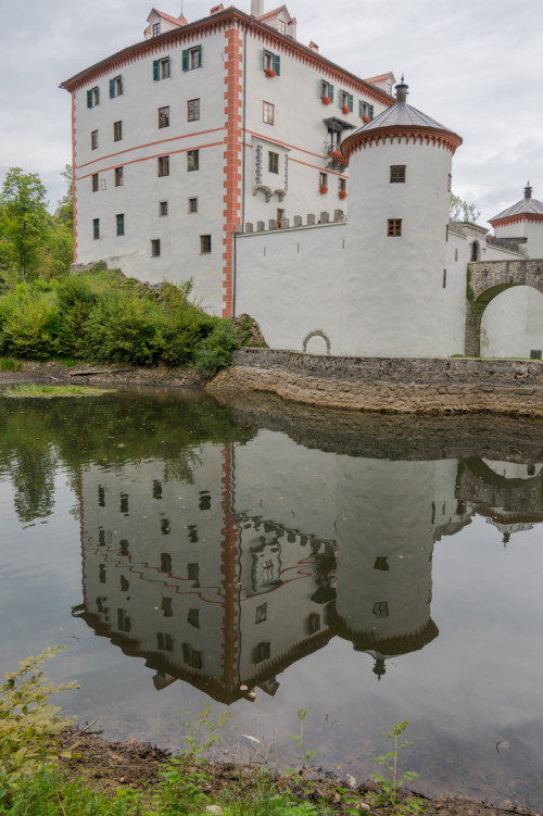 Grad Snežnik - Schloss Schneeberg