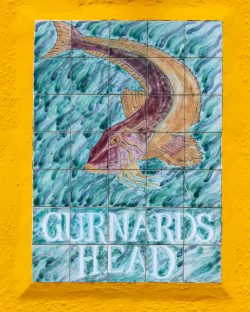 "Willkommen in Gunnards Head"