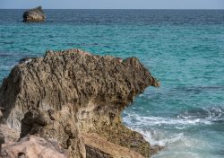 Auswaschungen durch Brandung