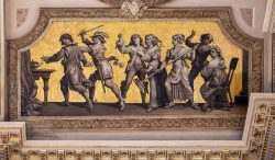 Rechtes Stiegenhaus, Gemälde in Grisailletechnik